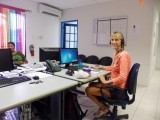 Op m'n werk...."Dag Nederland, u spreekt met Esther van......".