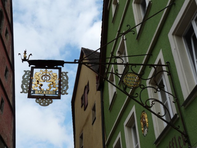 P1400777