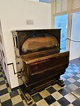 Huiskamer mijnmuseum La Motte, pianola