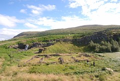 Fossárrétt, waterval & ruïnes