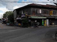 Phimai stadsbeeld, veel houten huizen