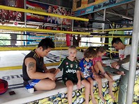 Klaarmaken voor de Muay Thai les