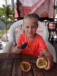 Nieuw favoriet fruit, passievrucht, 1€ de kilo hier.