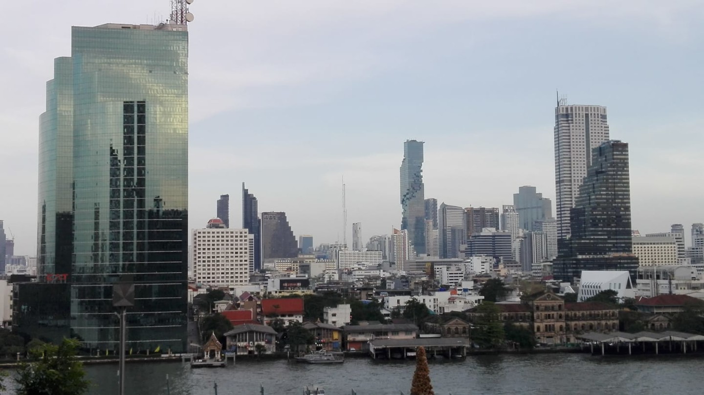 Bangkok skyline vanaf ICONSIAM