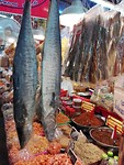 Gedroogde vis op de markt