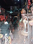 Chinatown, ijzeren kettingen