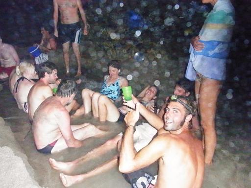 Om ter 't meeste zand in de zwembroek.