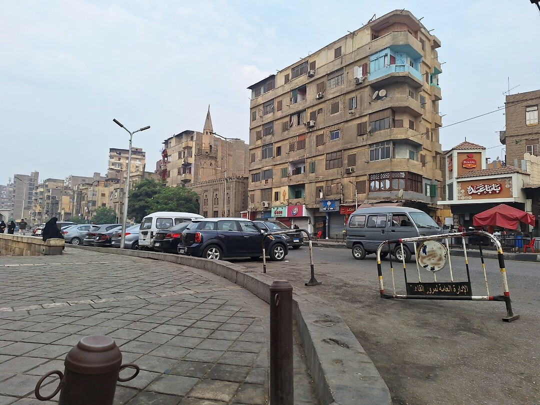straatbeeld, typisch appartementencomplex