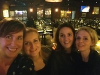 Borrelen met Henriette, Femke, Nicole en Yvonne