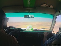 Foto van achteruit de Jeep