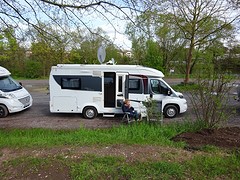 Buiten aan de koffie