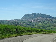 Boven op die berg ligt San Marino