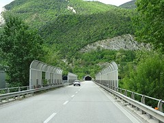 Diverse tunnels