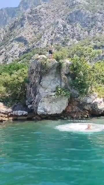 cliff jumping