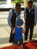 Holiday Inn Atrium - Jesse regelt even een taxi...