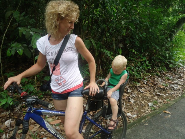 Pulau Ubin - Middagslaapje op de mountainbike