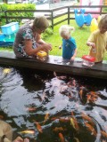 East Coast Parkway, Fish@Big Splash - Schoolreisje Lena, vissen voeren
