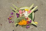 Seminyak - Offerbakje op het strand