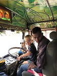 Bus vervoer met chauffeur Timo van Haputale naar Matara.