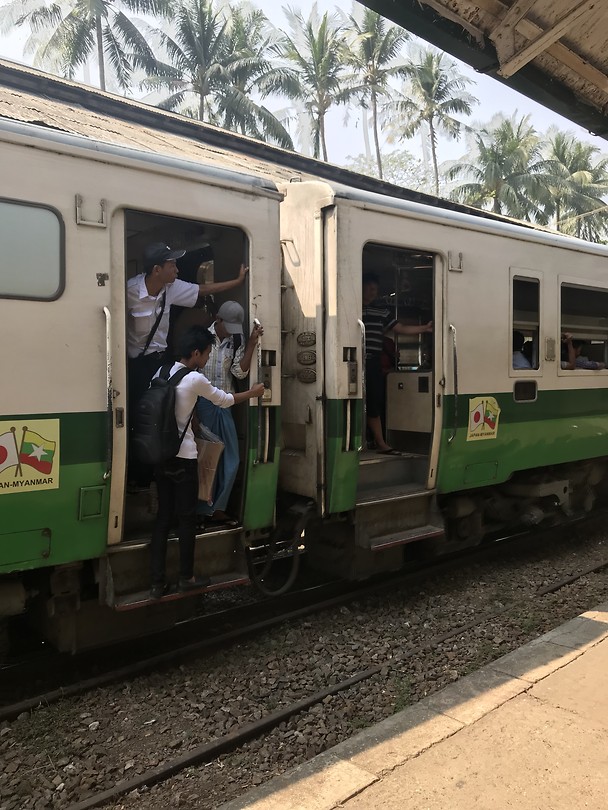 Een ritje met de Yangon Circular Train