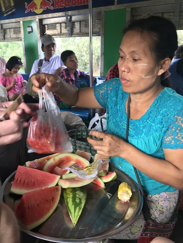 Marktkooplui in de trein