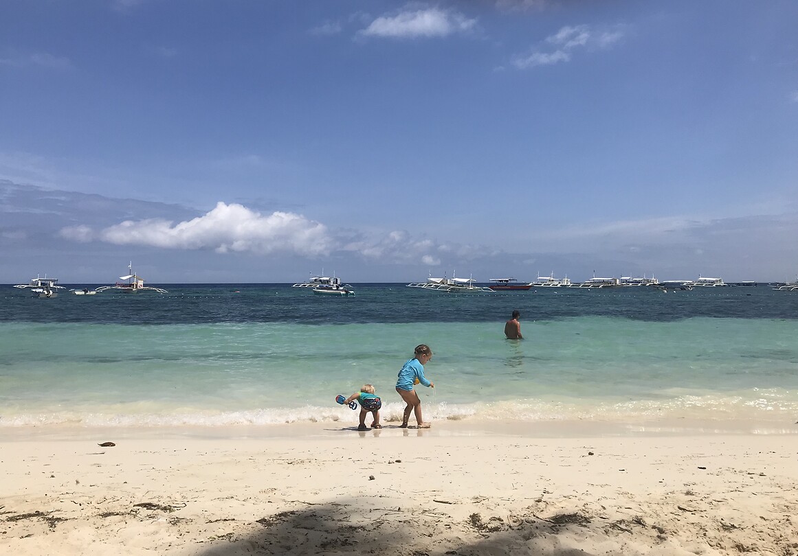 Lekker spelen op Alona Beach