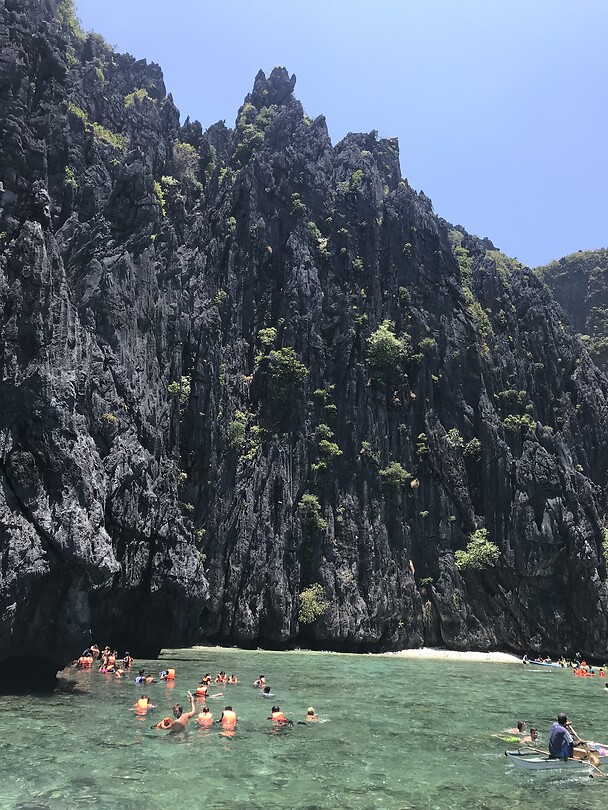 Zwemmend naar Secret Lagoon