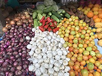 Wat een kleuren op de markt van El Nido Town