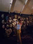 Muurschilderingen met veel bekende gezichten waaronder  Mexicaanse schilderes Frida Kahlo