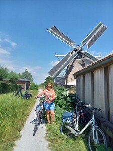 Henny op de fiets