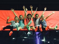 Bonnie, Isabella, Amy, Isla en veere