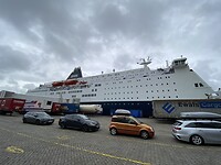 Wachten bij de boot