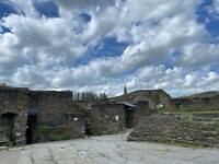 1 van de binnenplaatsen van het kasteel