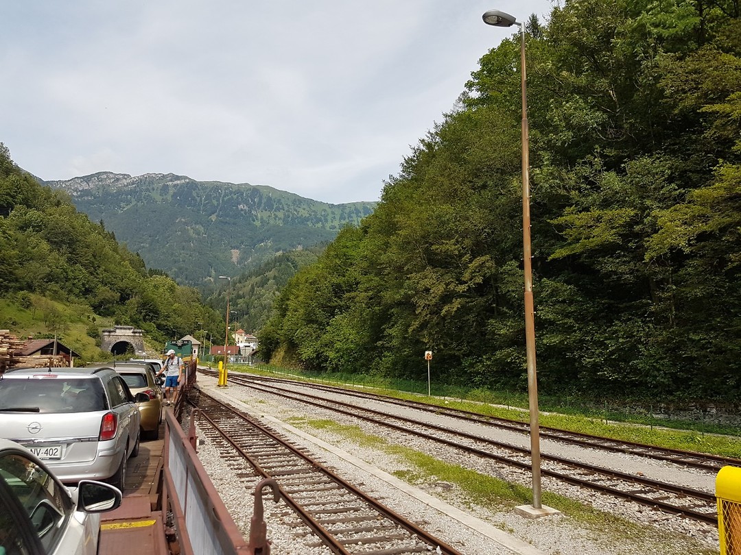 Op de trein met de auto!