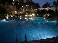 Zwembad bij het hotel