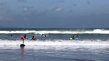Pittige golven in Seminyak