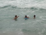 leuk in de golven springen