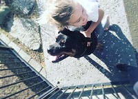 Oppas kindje met hond Star
