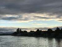 avondlucht  in haventje van Mapua