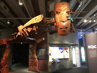 Houtsnijwerk in het Te Papa museum