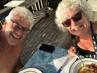 lekker eten op het terras