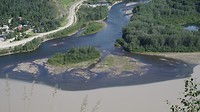 very_muddy_river_meets_clear_river
