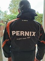 Pernix jas