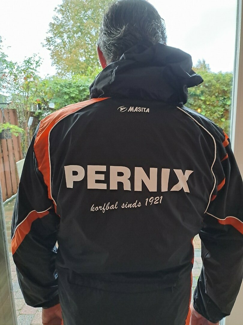 Pernix jas
