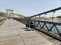 Houten brug over de Rhone in Tournon