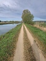 off-road trail langs de Maas