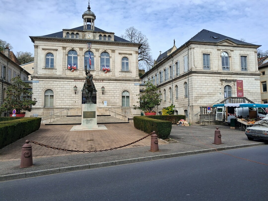 Standbeeld en museum Jeanne d'Arc