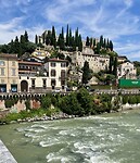Zicht op Castel San Pietro