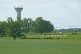 Steeds weer duiken van deze watertorens op in het landschap