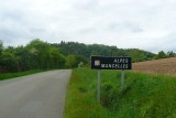 We naderen St. Léonard-des-Bois